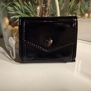 New without tags Kate Spade Shiny Black Wallet with Heart Accent